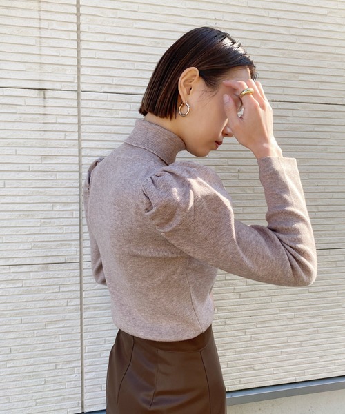 CLEA(クレア)の「パフスリーブタートルネックニット(ニット/セーター・レディース・ホワイト/ベージュ/ナチュラル/ブラック・FREE)」の21枚目の写真