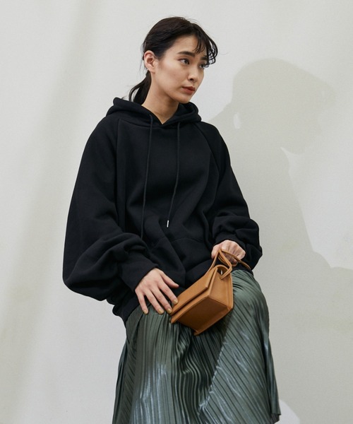 ECRIRE（エクリール）の「マルチカラーフーディー（パーカー・レディース・ブラック/グレー/ピンク/アイボリー/ダークグリーン/カーキ・フリー）」の7枚目の写真