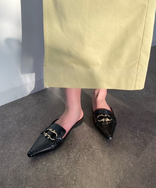 EIMY ISTOIRE（エイミーイストワール）の「エンボスレザーバブーシュローファー（ローファー・レディース・ホワイト/ベージュ/ブラック/ピンク・SMALL/MEDIUM/LARGE）」の10枚目の写真