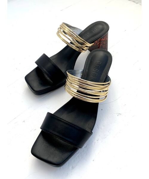 RESEXXY（リゼクシー）の「ゴールドラインべっ甲ヒールサンダル（サンダル・レディース・ブラック/ベージュ/オフホワイト・SMALL/MEDIUM/LARGE）」の3枚目の写真