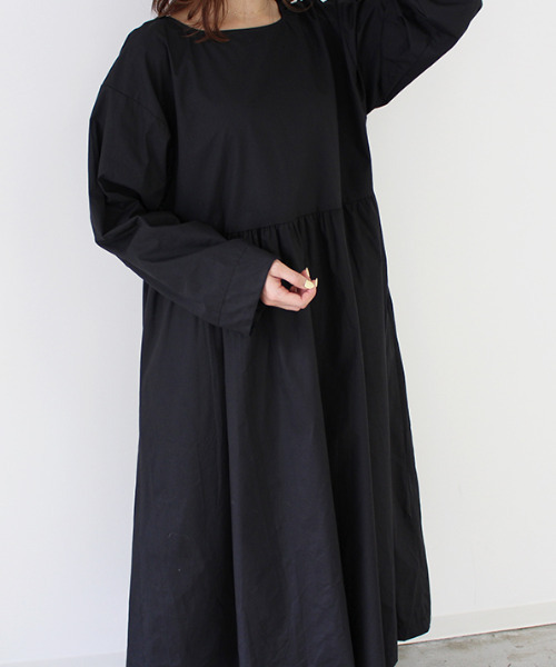 MODE ROBE（モードローブ）の「ラウンドネックコットンワンピース（ワンピース・レディース・ブラック/アイボリー・FREE）」の5枚目の写真