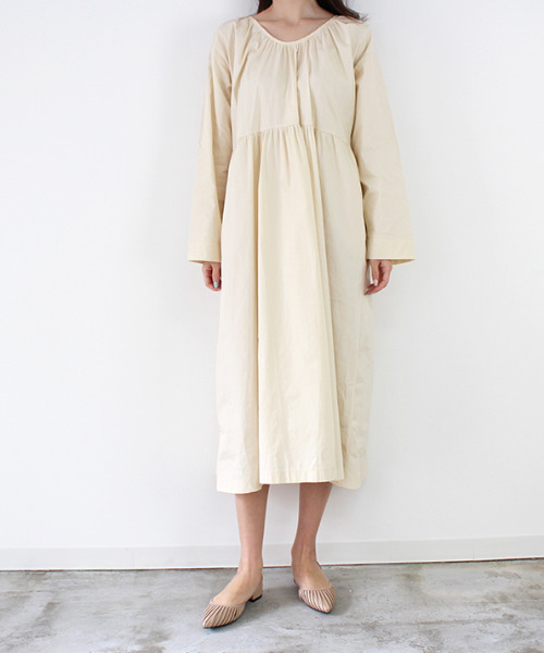 MODE ROBE（モードローブ）の「ラウンドネックコットンワンピース（ワンピース・レディース・ブラック/アイボリー・FREE）」の15枚目の写真