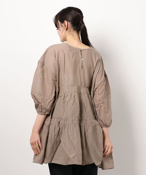 Samansa Mos2（サマンサ モスモス）の「ティアードチュニック（シャツ/ブラウス・レディース・オフホワイト/グリーン/ベージュ・ﾌﾘ-）」の4枚目の写真