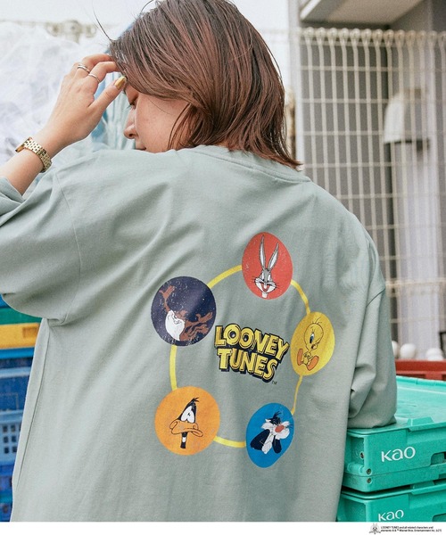 LOONEY TUNES CLASSIC（ルーニーチューンズクラシック）の「レトロアメコミ 別注 アソートデザイン オーバーサイズ半袖カットソー（Tシャツ/カットソー・メンズ・ホワイト系その他/グレー系その他/ベージュ系その他/ブルー系その他/ホワイト系その他2/ホワイト系その他3/ホワイト系その他4/ホワイト系その他5/ホワイト系その他6/グレー系その他2/グレー系その他3/グレー系その他4/グレー系その他5/グレー系その他6/ベージュ系その他2/ベージュ系その他3/ブルー系その他2/ブルー系その他3・M/L）」の16枚目の写真