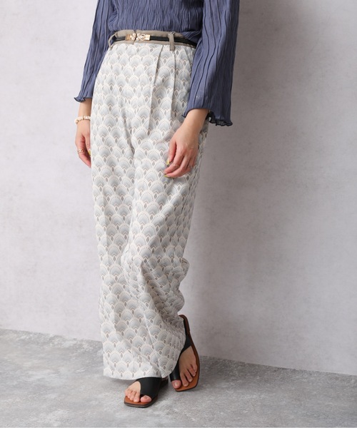 ap retro（アプレトロ）の「ウエスト配色スラックスパンツ【ZOZO限定アイテム】（その他パンツ・レディース・ブラック/アイボリー/ライトベージュ・FREE）」の2枚目の写真