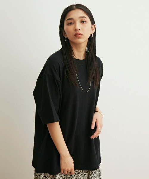 Auntie Rosa Holiday(アンティローザホリデー)の「ヘヴィーウェイトコットンスリットTシャツ(Tシャツ/カットソー・レディース・ホワイト/ブラック/ブルー/グリーン/モカ/ライトパープル・FREE)」の2枚目の写真