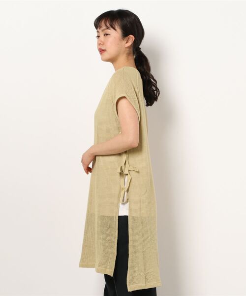 petit main LIEN(プティマインリアン)の「サイドスリットメッシュロングTシャツ(Tシャツ/カットソー・レディース・ライトカーキ/アイボリー・FREE)」の3枚目の写真