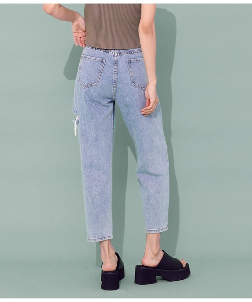 ANAP（アナップ）の「サイドカットデニムテーパードパンツ（デニムパンツ・レディース・ブルー・M/S）」の4枚目の写真