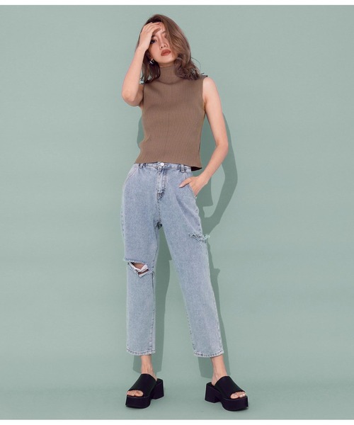 ANAP（アナップ）の「サイドカットデニムテーパードパンツ（デニムパンツ・レディース・ブルー・M/S）」の5枚目の写真