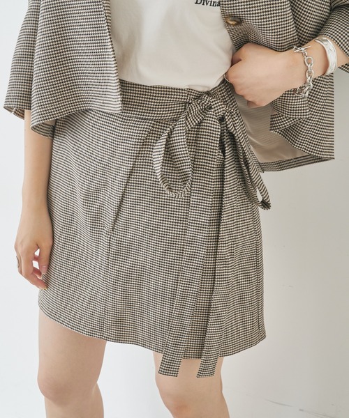 Chico（チコ）の「【SET UP対応】ウエストサイドリボンミニスカート（スカート・レディース・グレー/チェック/ブラウン/グレー系その他/ブラウン系その他・FREE）」の5枚目の写真