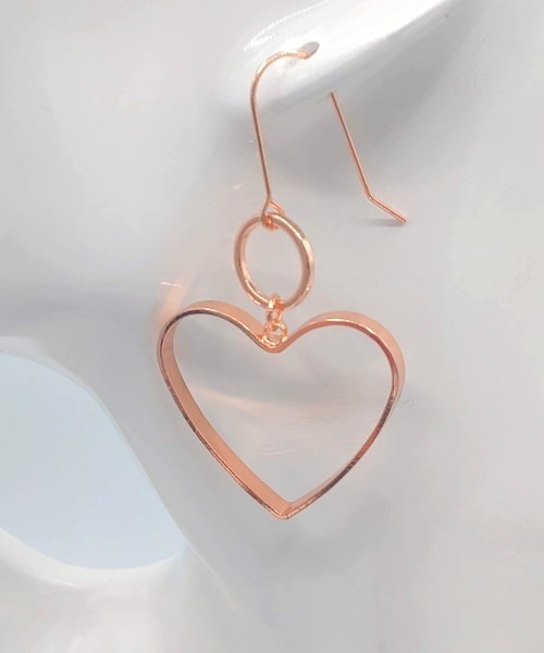 英国ブランド】ボールドハートピアス Jolanda (両耳用)（ピアス（両耳