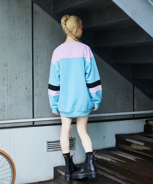 X-girl（エックスガール）の「BIG SWEAT TOP（スウェット・レディース・ライトブルー/ブラック/ベージュ・S/M）」の19枚目の写真