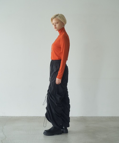 Happy John(ハッピージョン)の「high neck long color tops/ハイネックロングカラートップス(Tシャツ/カットソー・レディース・ブラック/ブルー/グリーン/ナチュラル/オレンジ/ライトブルー/ピンク/ラメ・FREE)」の17枚目の写真