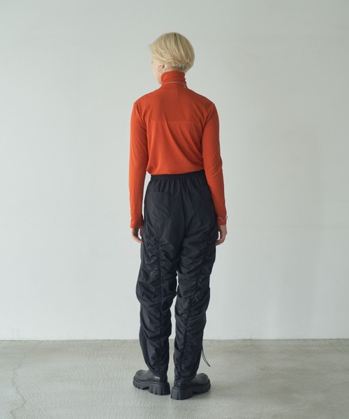 Happy John(ハッピージョン)の「high neck long color tops/ハイネックロングカラートップス(Tシャツ/カットソー・レディース・ブラック/ブルー/グリーン/ナチュラル/オレンジ/ライトブルー/ピンク/ラメ・FREE)」の18枚目の写真