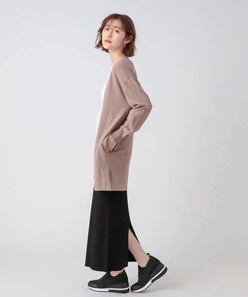 RIVE DROITE(リヴドロワ)の「縦長シルエットで美脚効果 ビスコースナイロンリブストレートスカート(スカート・レディース・ブラック/カーキ・FREE)」の15枚目の写真