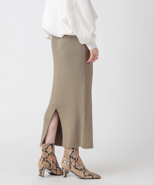 RIVE DROITE(リヴドロワ)の「縦長シルエットで美脚効果 ビスコースナイロンリブストレートスカート(スカート・レディース・ブラック/カーキ・FREE)」の12枚目の写真