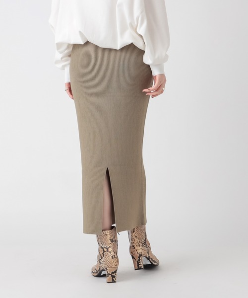 RIVE DROITE(リヴドロワ)の「縦長シルエットで美脚効果 ビスコースナイロンリブストレートスカート(スカート・レディース・ブラック/カーキ・FREE)」の18枚目の写真