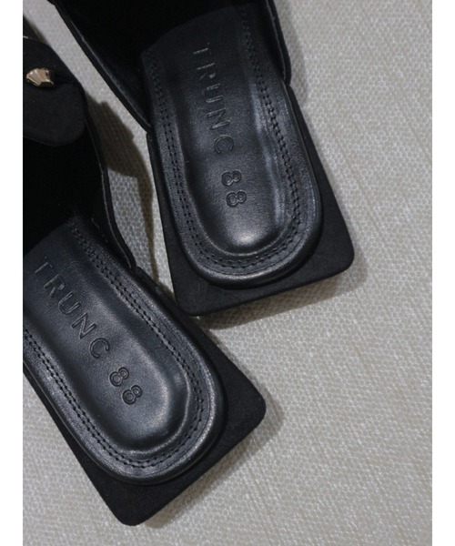 TRUNC（トランクエイティーエイト）の「Bit Loafer Sandal（ローファー・レディース・ベージュ/ブラック・LARGE/SMALL/MEDIUM）」の8枚目の写真