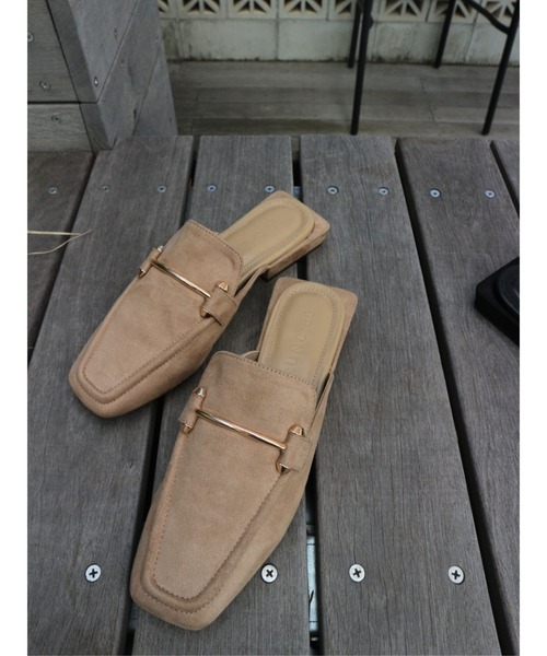 TRUNC（トランクエイティーエイト）の「Bit Loafer Sandal（ローファー・レディース・ベージュ/ブラック・LARGE/SMALL/MEDIUM）」の9枚目の写真