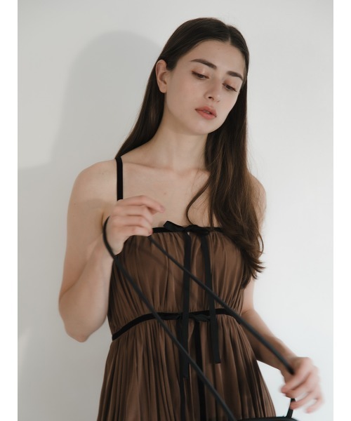 Ayla(アイラ)の「peach skin ribbon cami onepiece(ワンピース・レディース・ブラウン・FREE)」の5枚目の写真