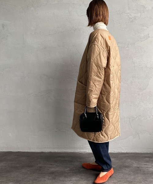 UNIVERSAL OVERALL（ユニバーサルオーバーオール）の「【FUDGE 12月号掲載】[UNIVERSAL OVERALL/ユニバーサルオーバーオール] 別注  ノーカラーキルティングライナージャケットコート（ミリタリージャケット・レディース・ブラック/ベージュ/オリーブ・S/M）」の5枚目の写真