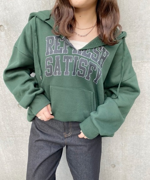 nemne store（ネンネストア）の「散歩に出かけるカレッジプリント裏起毛パーカー（パーカー・レディース・オートミール/オフホワイト/スミクロ/グリーン・フリー）」の11枚目の写真