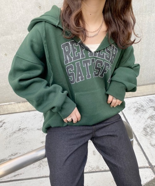 nemne store（ネンネストア）の「散歩に出かけるカレッジプリント裏起毛パーカー（パーカー・レディース・オートミール/オフホワイト/スミクロ/グリーン・フリー）」の14枚目の写真