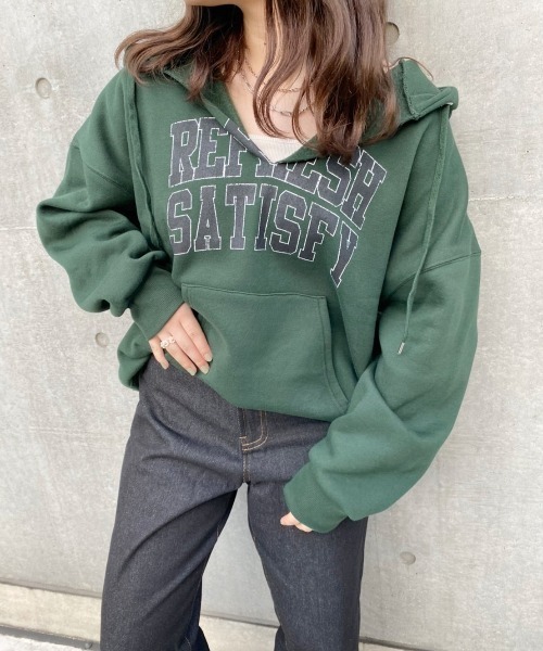 nemne store（ネンネストア）の「散歩に出かけるカレッジプリント裏起毛パーカー（パーカー・レディース・オートミール/オフホワイト/スミクロ/グリーン・フリー）」の15枚目の写真