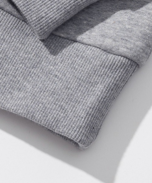 FCMM(エフシーエムエム)の「CLASSIC APPLIQUE LOGO CREWNECK SWEATSHIRT/クラシックアップリケロゴクルーネックスウェットシャツ(スウェット・メンズ・杢グレー/ブラック/レッド/ネイビー・MEDIUM/LARGE)」の13枚目の写真