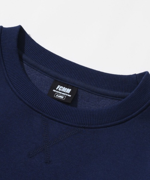 FCMM(エフシーエムエム)の「CLASSIC APPLIQUE LOGO CREWNECK SWEATSHIRT/クラシックアップリケロゴクルーネックスウェットシャツ(スウェット・メンズ・杢グレー/ブラック/レッド/ネイビー・MEDIUM/LARGE)」の14枚目の写真