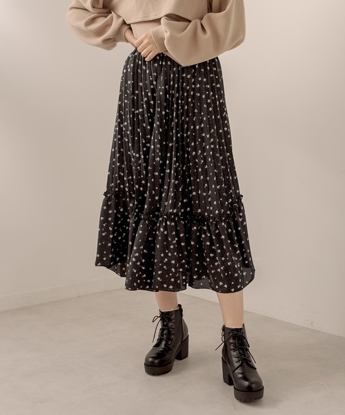 OLIVE des OLIVE（オリーブデオリーブ）の「プリーツティアードスカート（スカート・レディース・アイボリー/ブラック/オフホワイト/ラベンダー・FREE）」の4枚目の写真