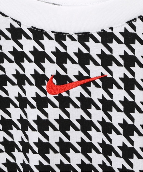 NIKE(ナイキ)の「【NIKE/ナイキ】WS NSW アイコン クラッシュ ショートスリーブトップ(Tシャツ/カットソー・レディース・ホワイト/レッド・SMALL/MEDIUM)」の10枚目の写真