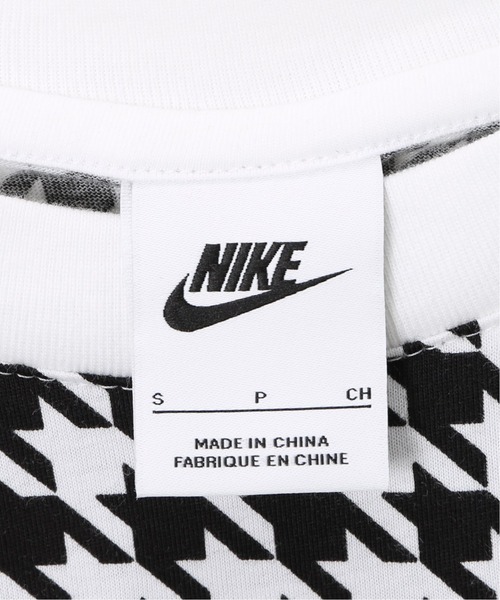 NIKE(ナイキ)の「【NIKE/ナイキ】WS NSW アイコン クラッシュ ショートスリーブトップ(Tシャツ/カットソー・レディース・ホワイト/レッド・SMALL/MEDIUM)」の13枚目の写真