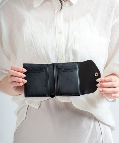 BELLIES YORK（ベリーズヨーク）の「【BELLIES YORK/ベリーズヨーク】がま口折財布 2つ折り財布　イタリア牛革（財布・レディース・ブラック/ブラウン/ブラウン系その他/ブラック系その他/グレー/ナチュラル/アイボリー/グリーン/ベージュ/アッシュグレー/ライトベージュ・FREE）」の21枚目の写真