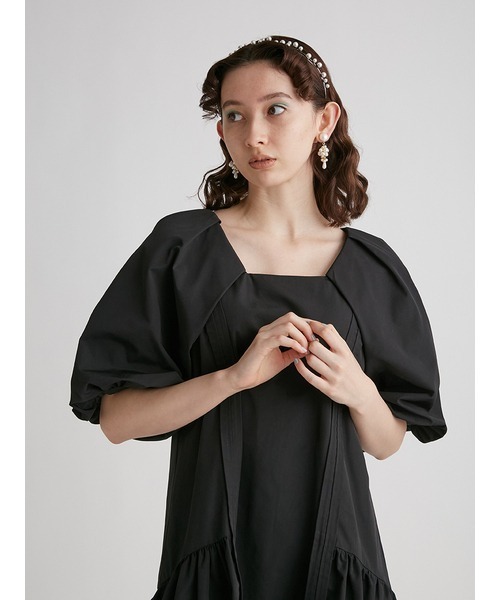 FURFUR パネルペタルドレス パフスリーブ ワンピース ブラック FURFUR（ファーファー）の「パネルペタルドレス（ワンピース）」 - WEAR
