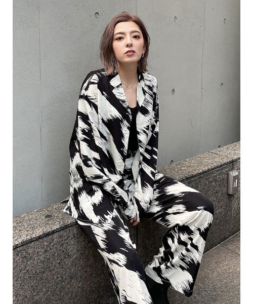 ENVYM(アンビー)の「オープンカラーSH(シャツ/ブラウス・レディース・ブラック/グリーン・FREE)」の2枚目の写真