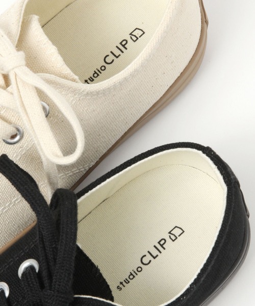 studio CLIP（スタディオクリップ）の「キャンバスフットベットスニーカー（スニーカー・レディース・オフホワイト/ブラック・LARGE/MEDIUM）」の6枚目の写真