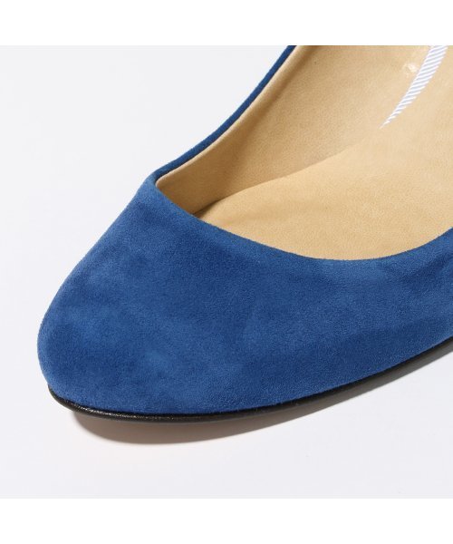 La TOTALITE（ラトータリテ）の「Cast Vague ラウンドスエードパンプス。（パンプス・レディース・ブラック/ベージュ/ネイビー/ブルー/イエロー・37/36/37.5/38/36.5）」の21枚目の写真