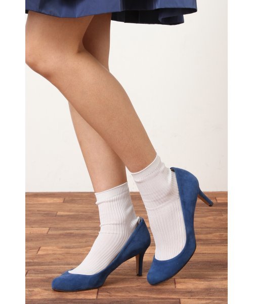 La TOTALITE（ラトータリテ）の「Cast Vague ラウンドスエードパンプス。（パンプス・レディース・ブラック/ベージュ/ネイビー/ブルー/イエロー・37/36/37.5/38/36.5）」の17枚目の写真