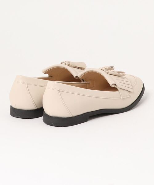 Lugnoncure（ルノンキュール）の「タッセルローファー（ローファー・レディース・ブラック/ベージュ・MEDIUM/LARGE）」の3枚目の写真