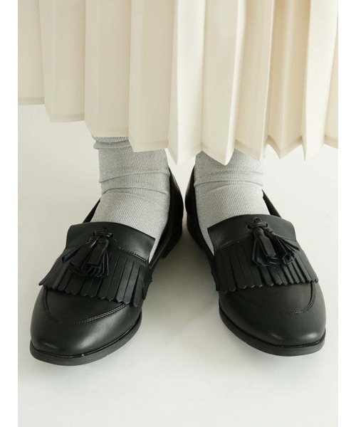 Lugnoncure（ルノンキュール）の「タッセルローファー（ローファー・レディース・ブラック/ベージュ・MEDIUM/LARGE）」の2枚目の写真