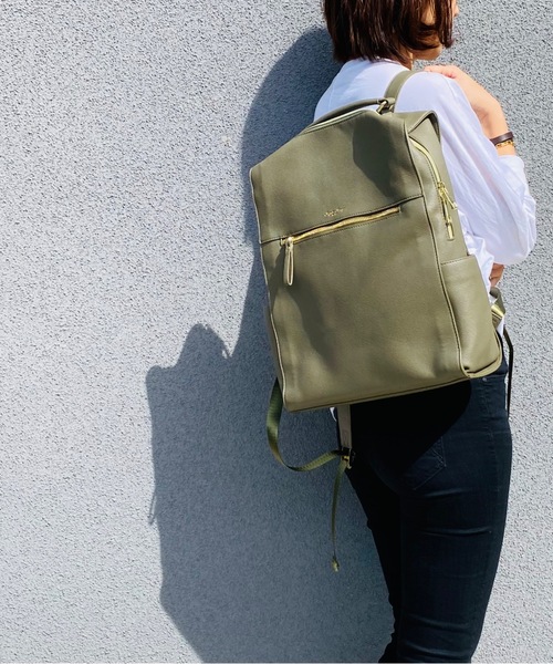 Legato Largo(レガートラルゴ)の「Legato Largo/ レガートラルゴ / PC収納 フェイクレザー バックパック リュック LG-E1312(バックパック/リュック・レディース・ブラック/キャメル/オリーブ/ネイビー/ブラウン/ライトグレー・ONESIZE)」の4枚目の写真