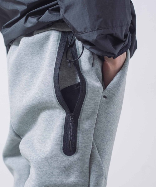 NIKE(ナイキ)の「NIKE TECH FLEECE JOGGER CU4496-010/063(スウェットパンツ・メンズ・ブラック/グレー・LARGE/X-LARGE/MEDIUM/SMALL)」の17枚目の写真