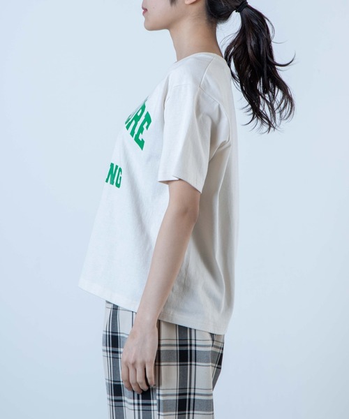 WEGO(ウィゴー)の「WEGO/グラフィックTシャツ(Tシャツ/カットソー・レディース・ホワイト/オフホワイト/イエロー/ブルー/その他1/その他2/オートミール/ホワイト系その他/ブラック/その他6/その他4/その他5/その他7/その他8/その他3/ライトピンク/その他10/その他9/その他11/スミクロ・FREE)」の22枚目の写真