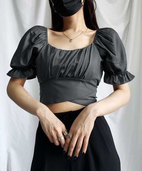 me+em select(ミームセレクト)の「※※【 11色展開 】バックリボンショートパフブラウス(シャツ/ブラウス・レディース・ホワイト/ライトイエロー系/ブラック/ピンク/ブルーグレー/ライトオレンジ系/ブルー/グリーン/グレー/ベージュ/ダークベージュ・FREE)」の4枚目の写真