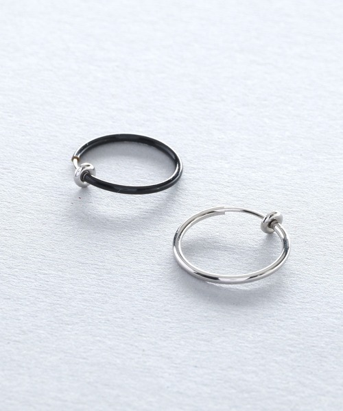 Manon's Selection（マノンズセレクション）の「イヤリングフープ20mm片耳用（イヤリング・レディース・ブラック/シルバー・ONE SIZE）」の8枚目の写真