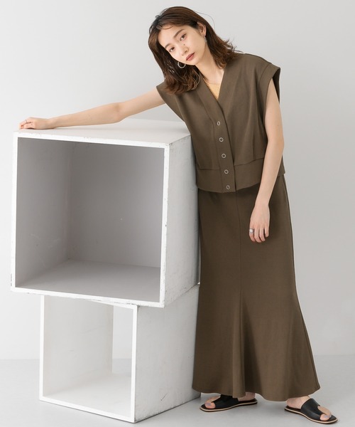 KBF（ケイビーエフ）の「リブカットソーショートベスト（Tシャツ/カットソー・レディース・ブルー/ブラウン/ブラック・ONE）」の3枚目の写真