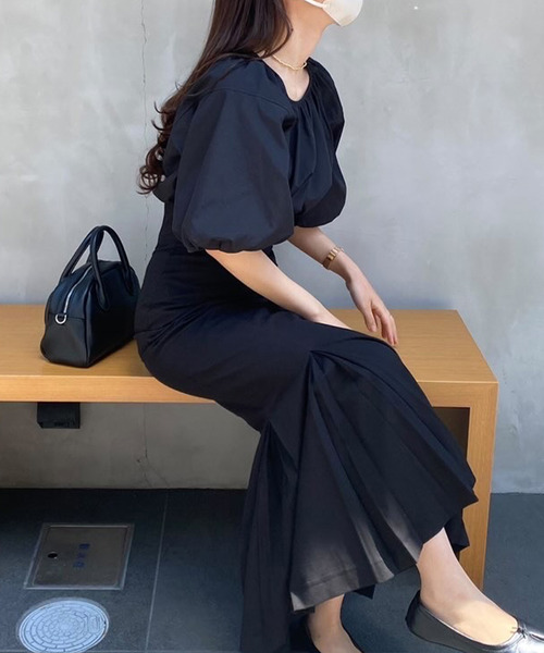 パフスリーブギャザーブラウス