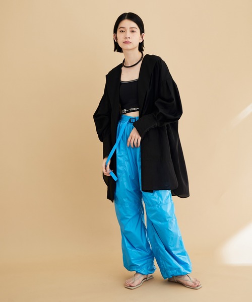 ADAM ET ROPE'(アダムエロペ)の「ビッグポケットガウン(カーディガン/ボレロ・レディース・ブラック/サックスブルー/ホワイト・FREE)」の7枚目の写真