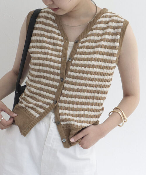 fredy emue（フレディエミュ）の「リンクスボーダー 前開きニットベスト（ベスト・レディース・ブルー系その他/グリーン系その他/ベージュ系その他・38）」の7枚目の写真